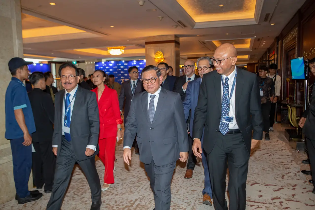 Arrival of guests of honour