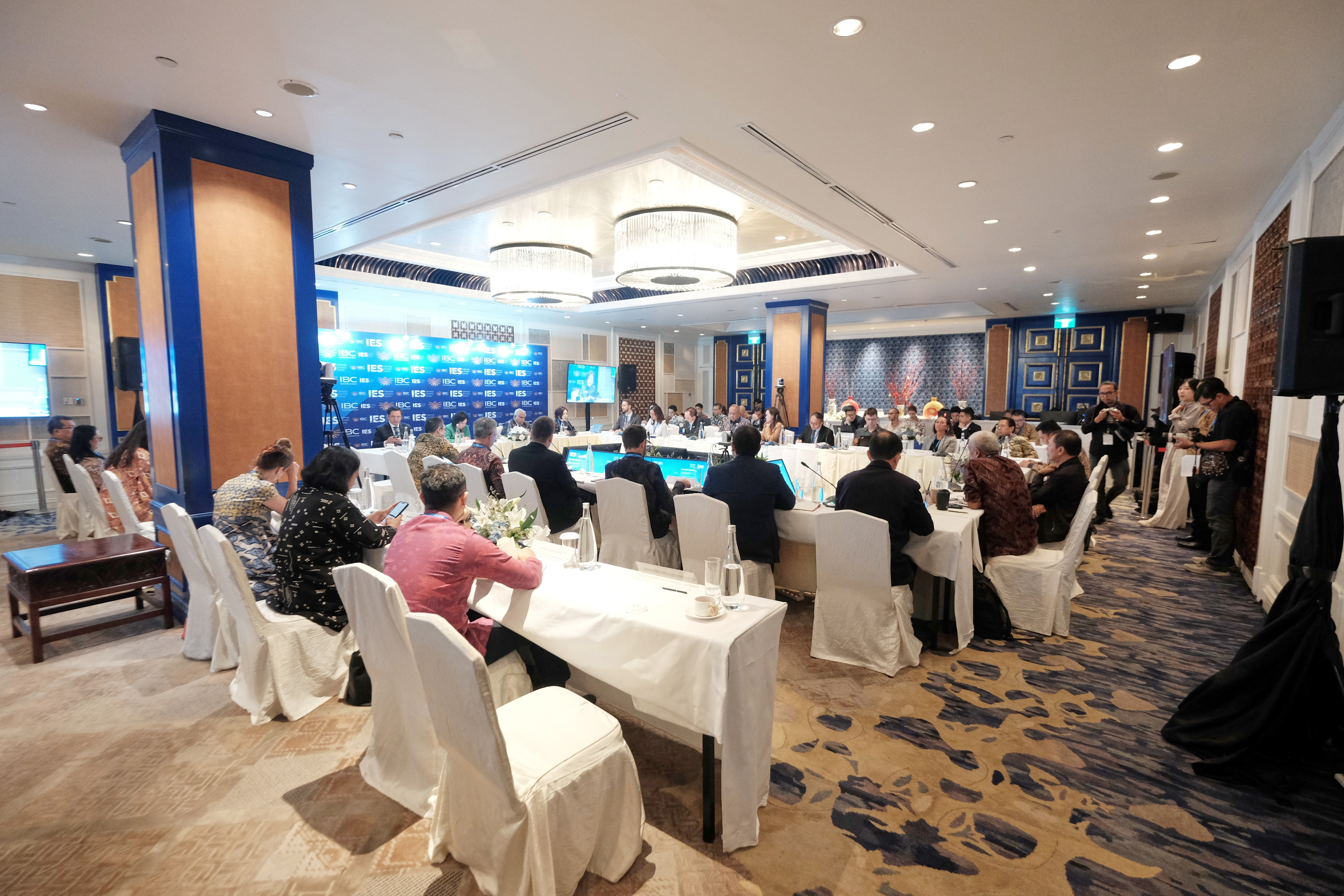 IBC Co-hosts a Collaborative Roundtable Dialogue with ICGD: From Green to Gold – Carbon Market in Advancing Climate Finance and Sustainable Growth at the Indonesia Economic Summit (IES) 2025